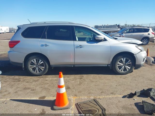 Nissan Pathfinder S Image 8