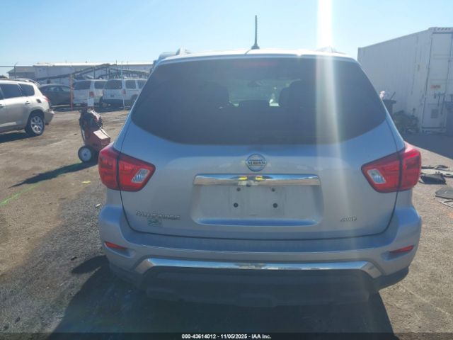 Nissan Pathfinder S Image 6