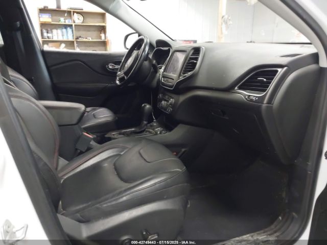 Jeep Cherokee Trailhawk Elite 4x4 Image 3