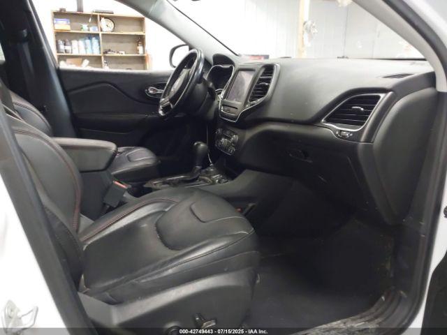 Jeep Cherokee Trailhawk Elite 4x4 Image 3