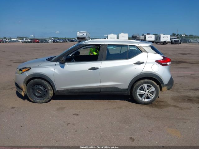 Nissan Kicks S Image 14