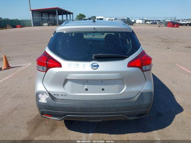 Nissan Kicks S Image 13