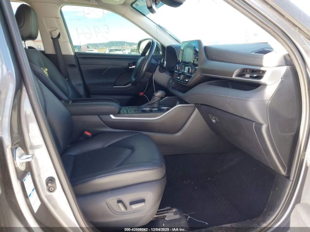 Toyota Highlander Xle Image 9