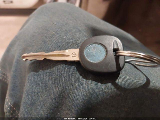 Cadillac DTS 1sd Image 15