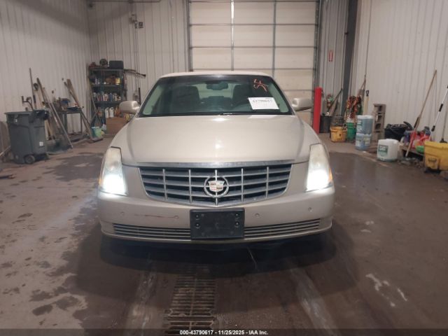 Cadillac DTS 1sd Image 10