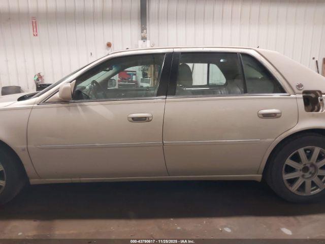Cadillac DTS 1sd Image 12