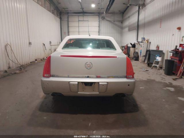 Cadillac DTS 1sd Image 14