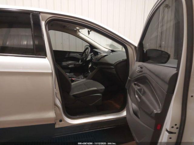 Ford Escape S Image 13