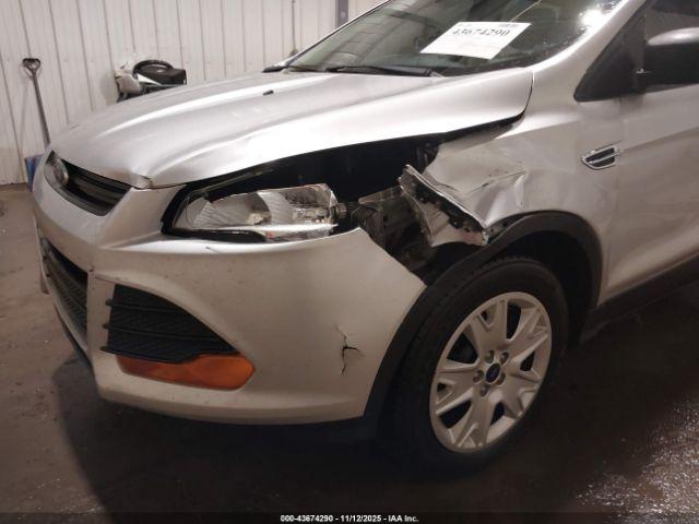 Ford Escape S Image 12