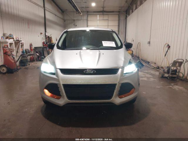 Ford Escape S Image 7