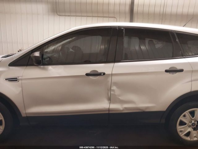 Ford Escape S Image 17