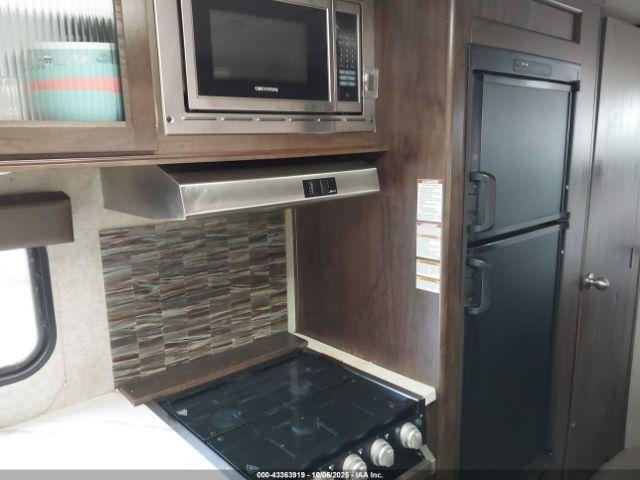 Forest River Grey Wolf Image 9