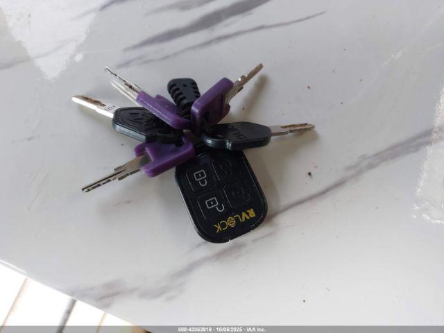 Forest River Grey Wolf Image 8