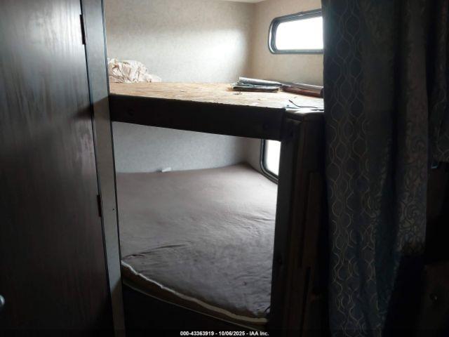 Forest River Grey Wolf Image 6