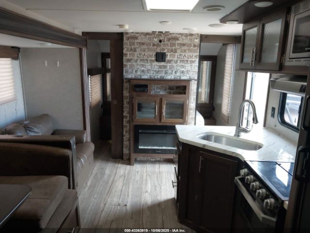 Forest River Grey Wolf Image 11