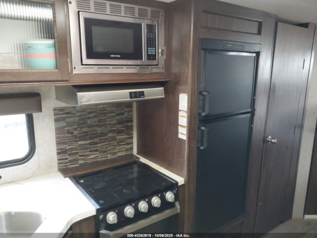 Forest River Grey Wolf Image 12