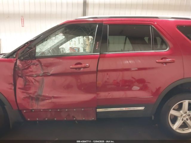 Ford Explorer Xlt Image 2