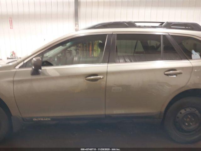 Subaru Outback 2.5i Image 12