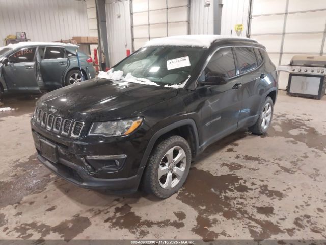 Jeep Compass Latitude 4x4 Image 2