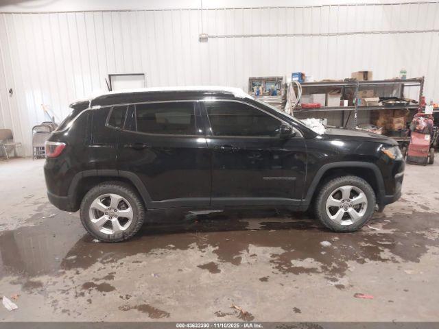 Jeep Compass Latitude 4x4 Image 10