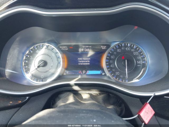 Chrysler 200 C Image 4