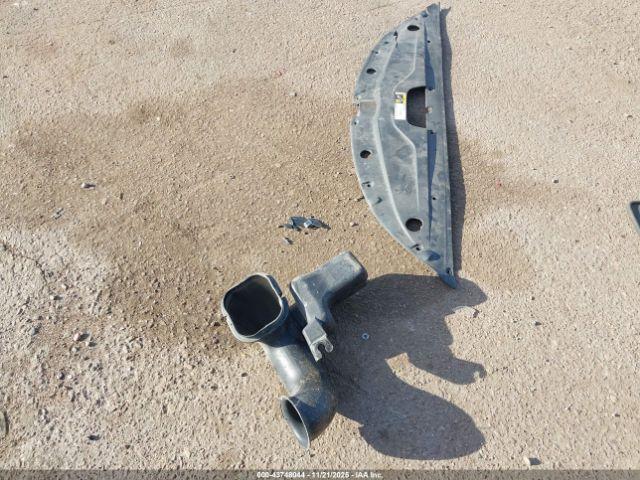 Chrysler 200 C Image 17