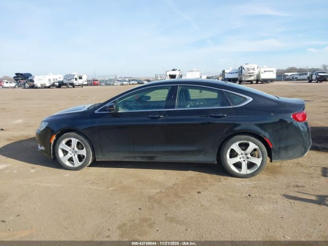 Chrysler 200 C Image 13