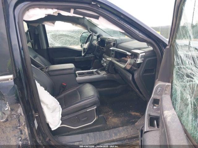 Ford F-350 Lariat Image 13