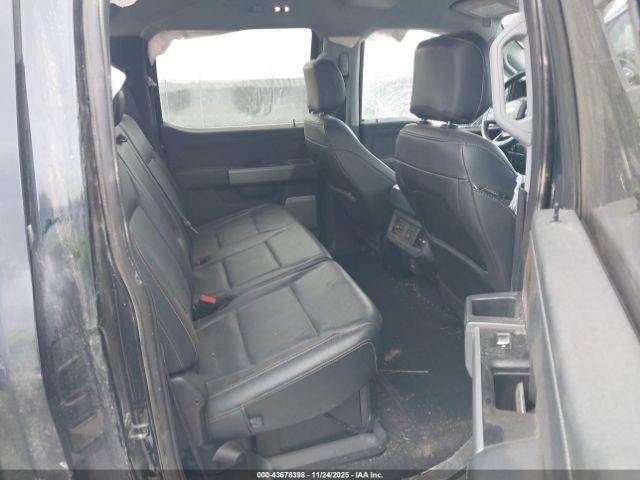 Ford F-350 Lariat Image 5