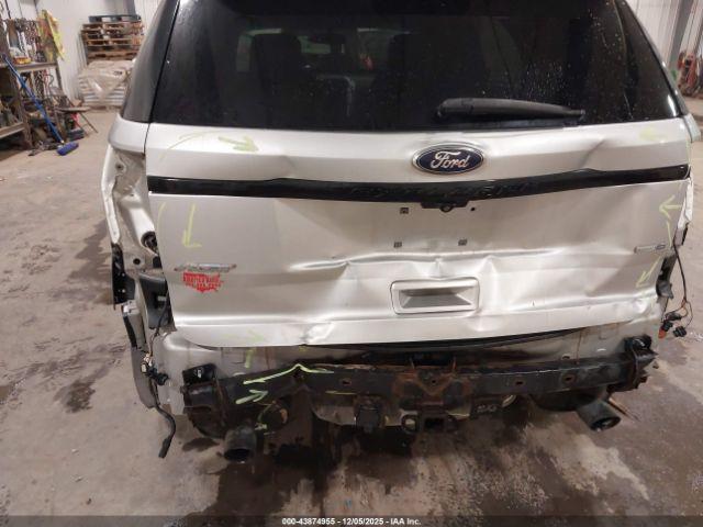 Ford Explorer Sport Image 9