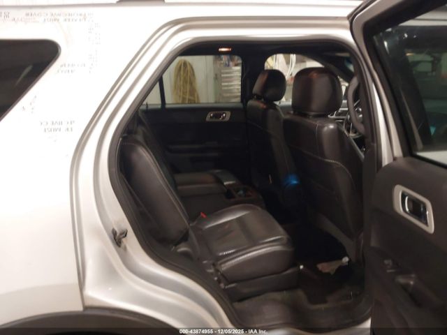 Ford Explorer Sport Image 11