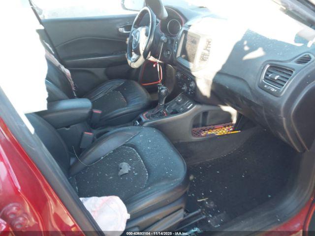 Jeep Compass Trailhawk 4x4 Image 2