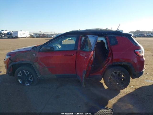 Jeep Compass Trailhawk 4x4 Image 4