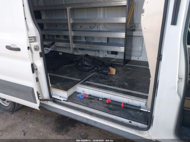 Ford Transit Image 3