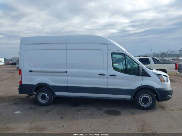 Ford Transit Image 15