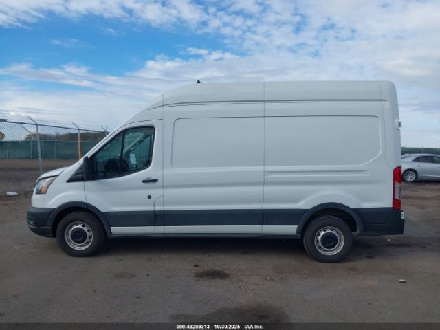 Ford Transit Image 16