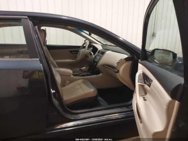 Nissan Altima Image 6