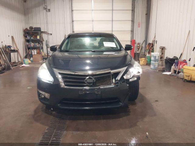 Nissan Altima Image 17