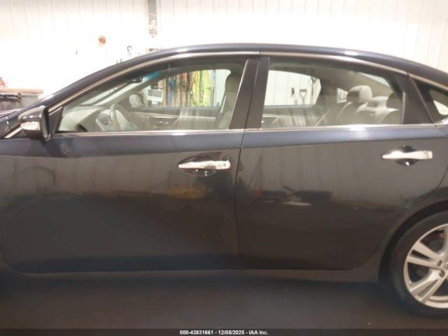 Nissan Altima Image 5