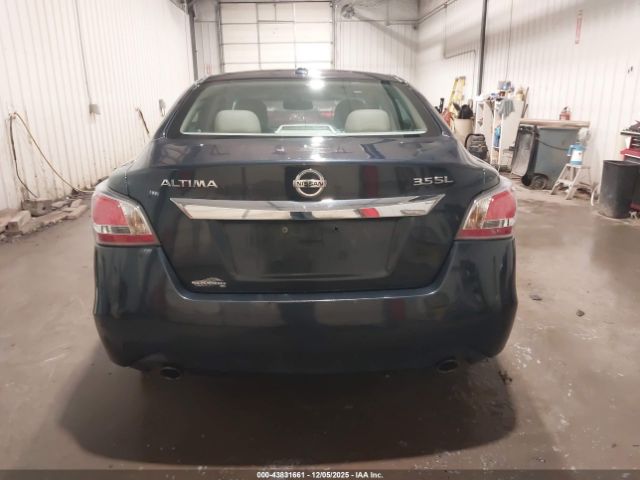 Nissan Altima Image 2