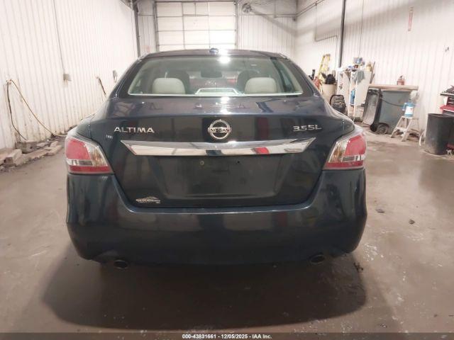 Nissan Altima Image 2