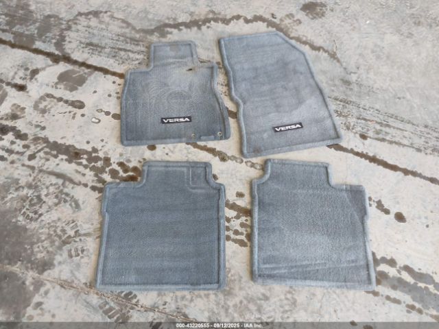 Nissan Versa Sv Image 10